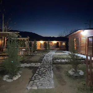 Windmill Gesthouse & Grill Кемпинг